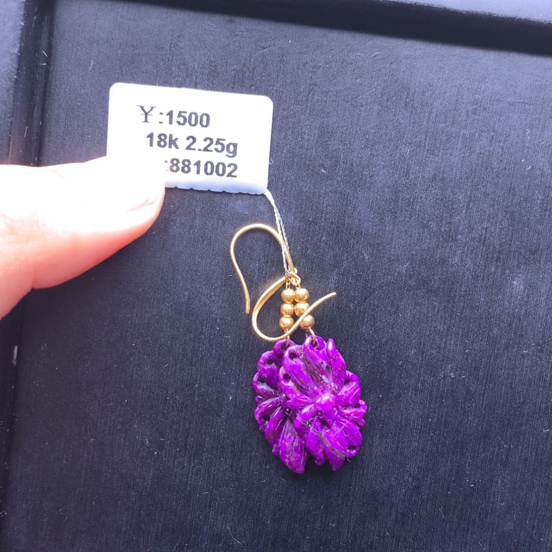 18K金镶嵌苏纪石（舒俱来）耳坠