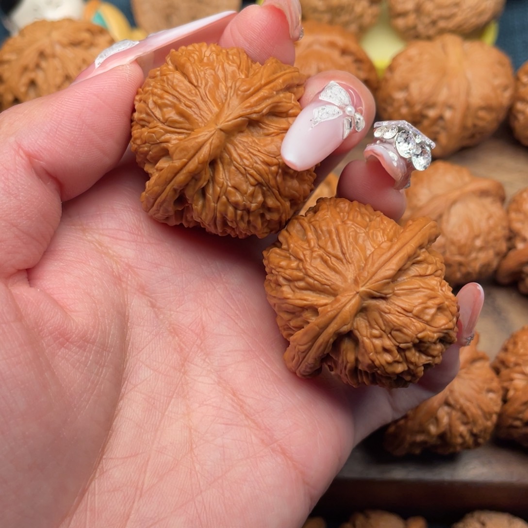 文玩核桃把件全品，球白40