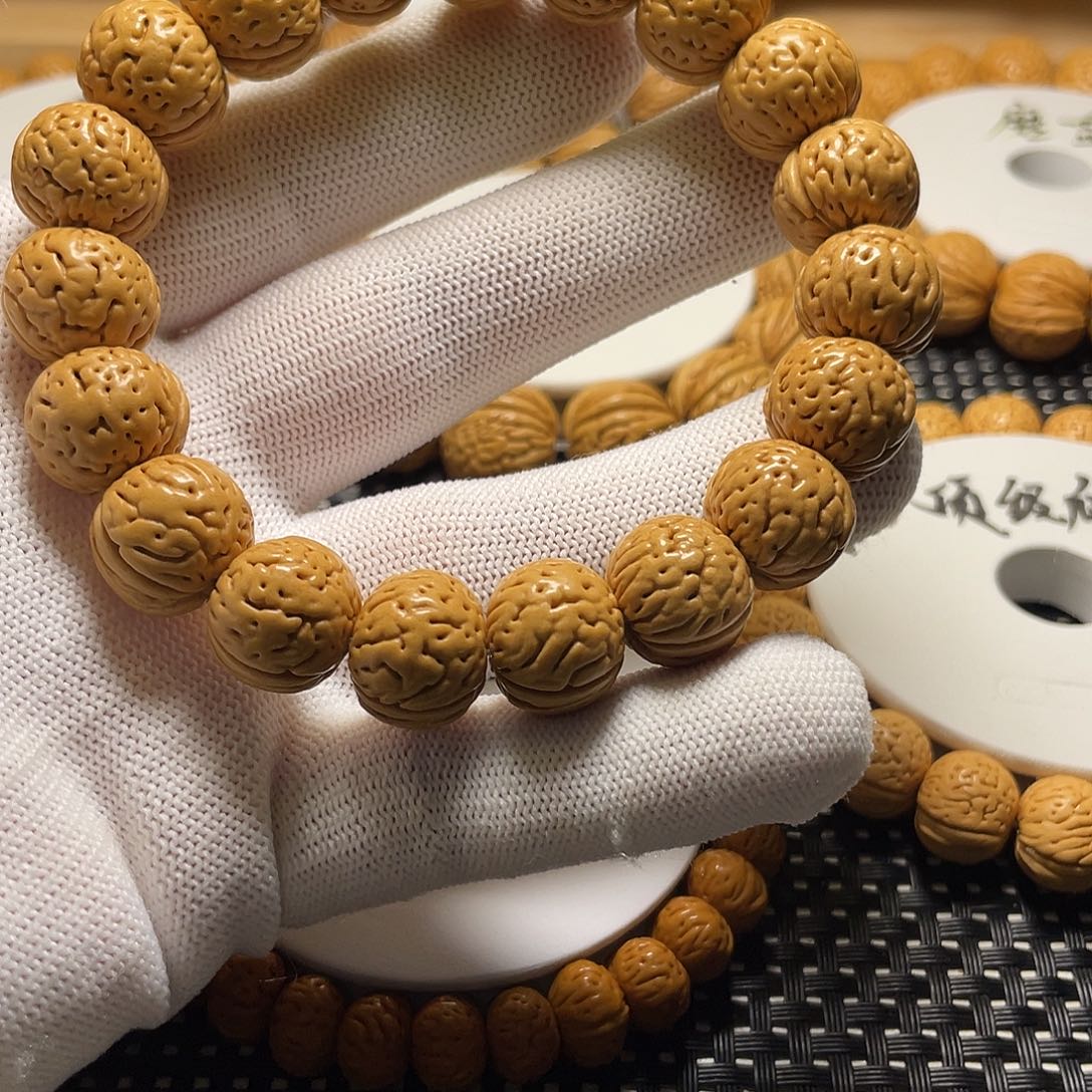 1***。桃木金丹桃核，皮质好，密度大