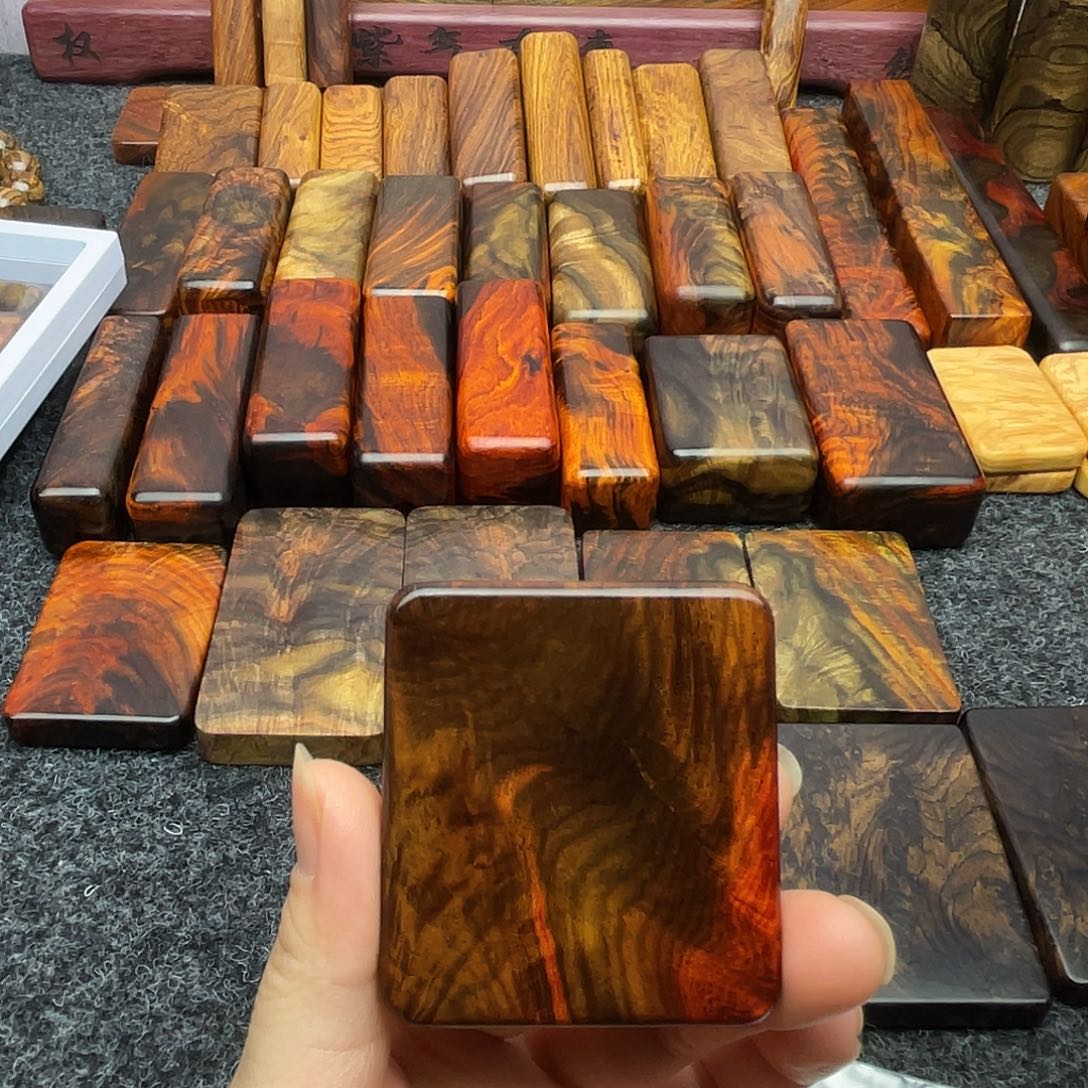 阳***交趾黄檀（大红酸枝）