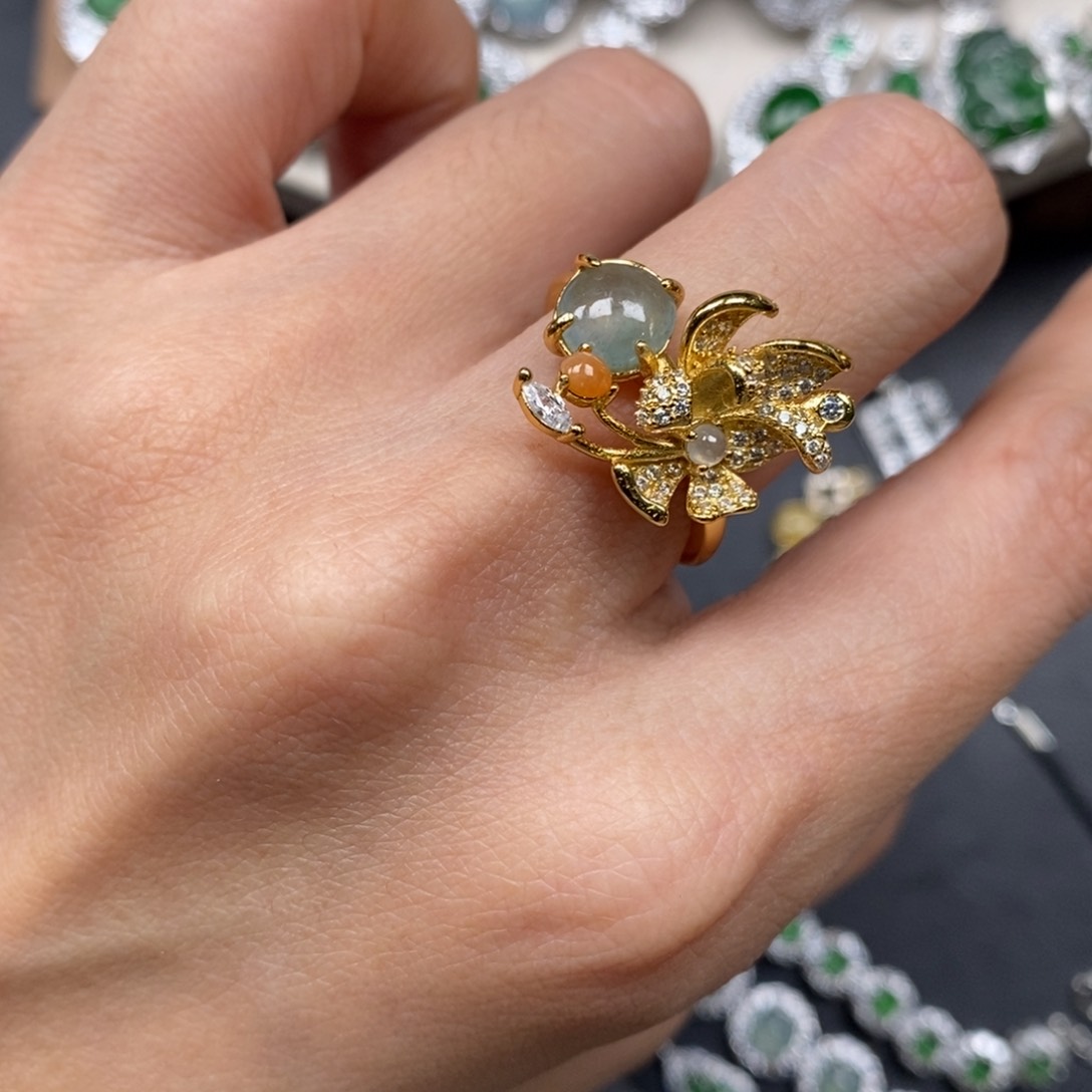 翡翠颈饰未镶嵌翡翠