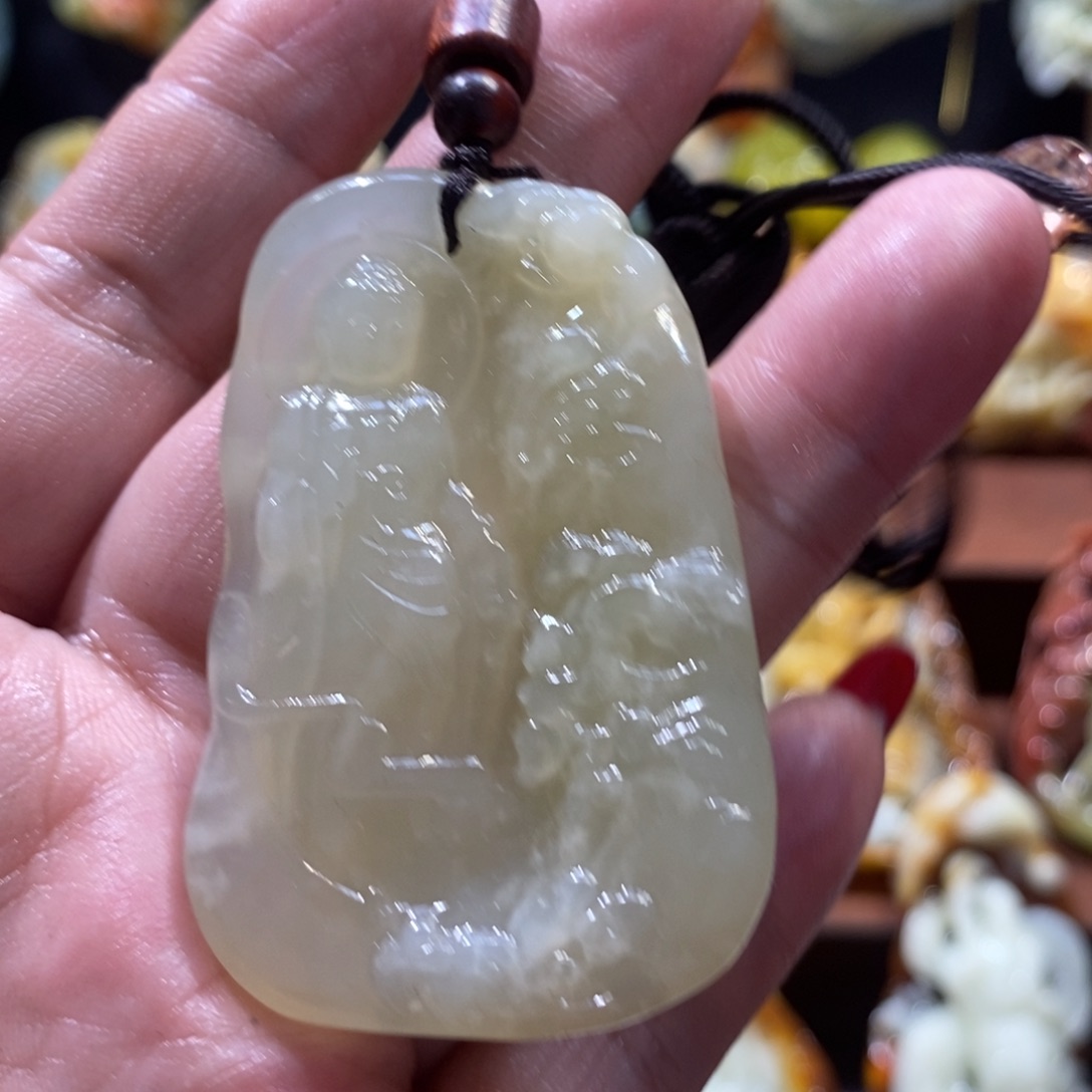 蛇纹石玉颈饰未镶嵌