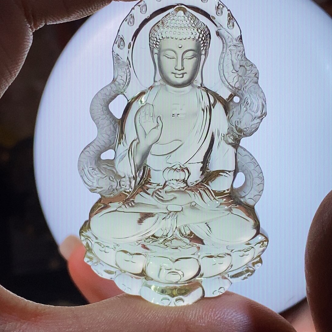 @***杨未镶嵌颈饰水晶吊坠