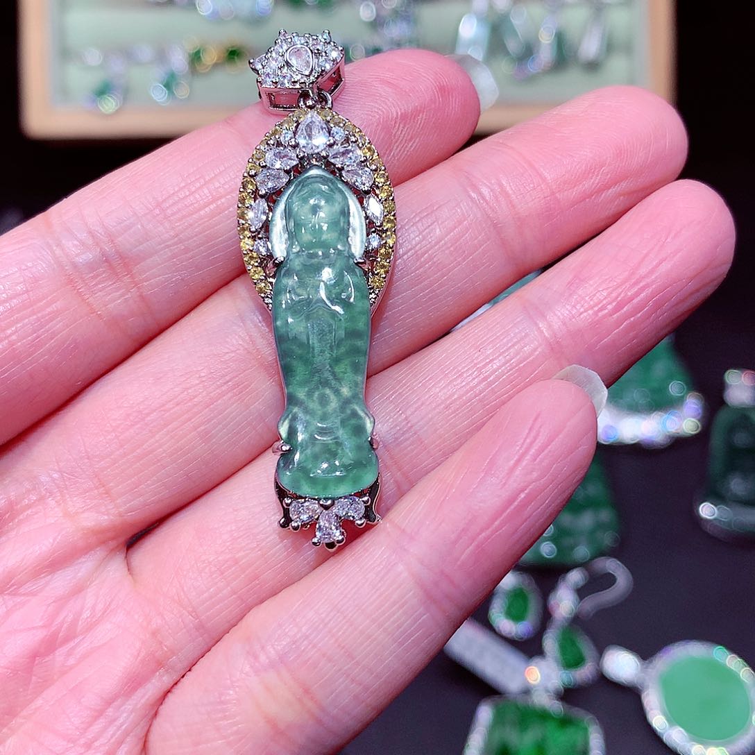 【闪购商品】翡翠吊坠(不含链)未镶嵌