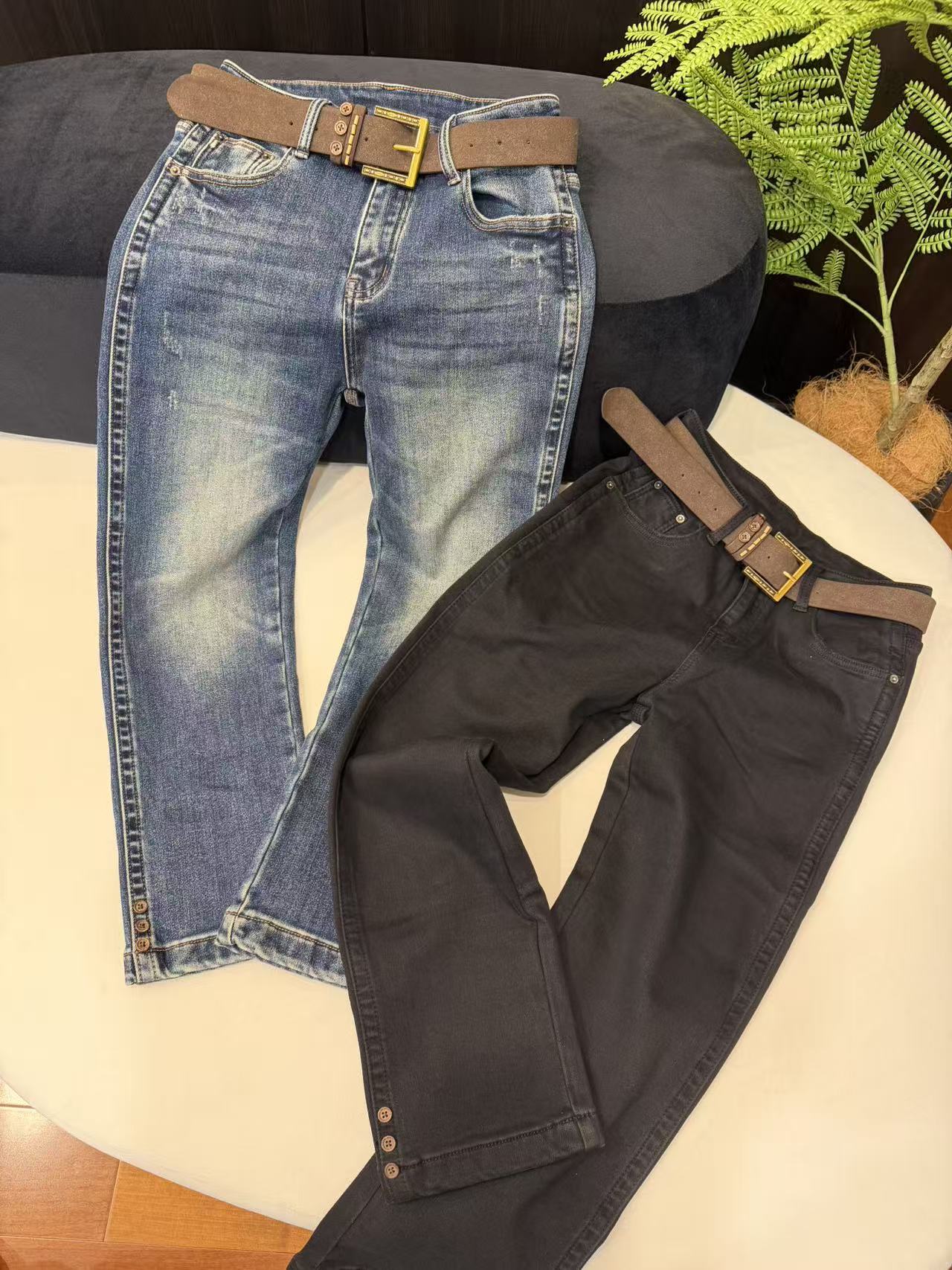 曹大媛25冬【扣子烟管】磨毛加厚显瘦洋气款高弹百搭款烟管牛仔裤