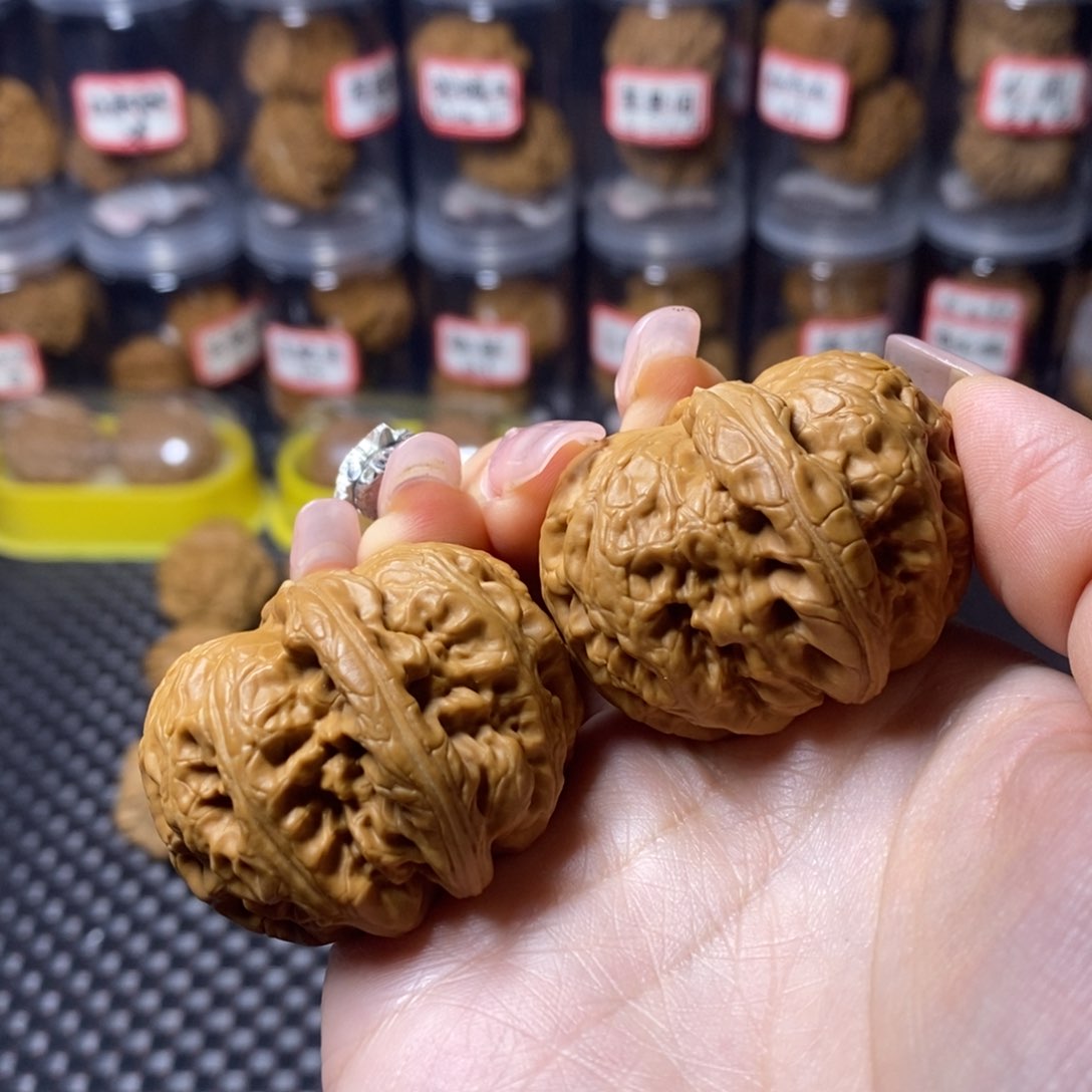 文玩核桃吊坠元宝43