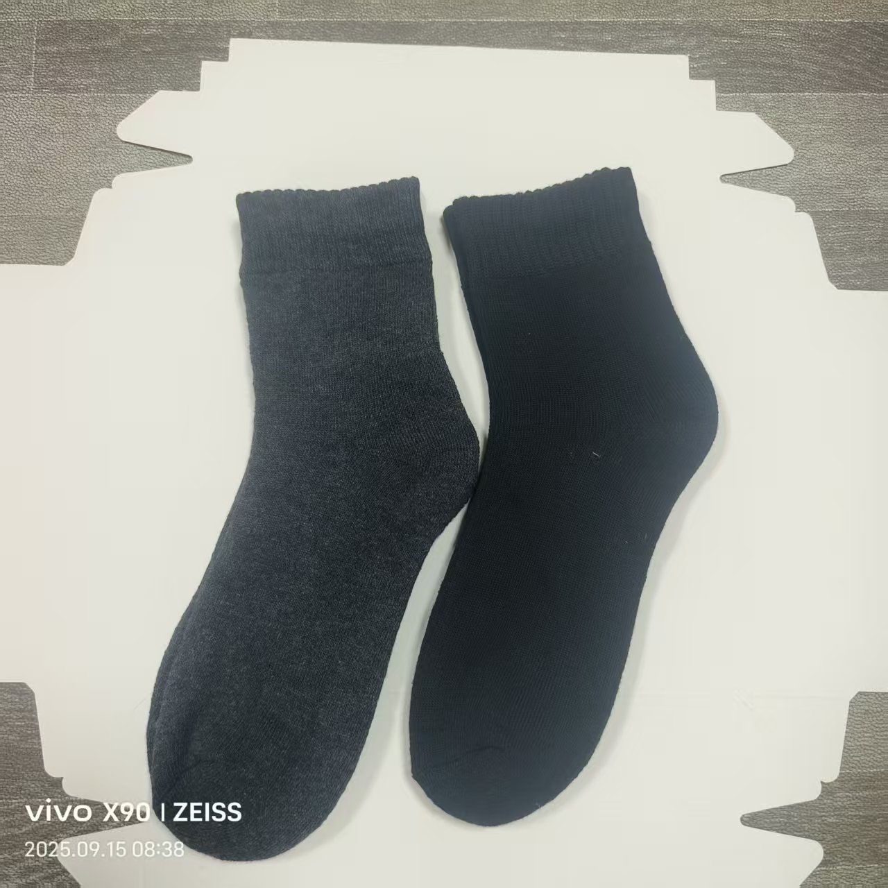 男女同款保暖中筒袜防臭运动风男士毛巾袜冬季纯色常规款极简风