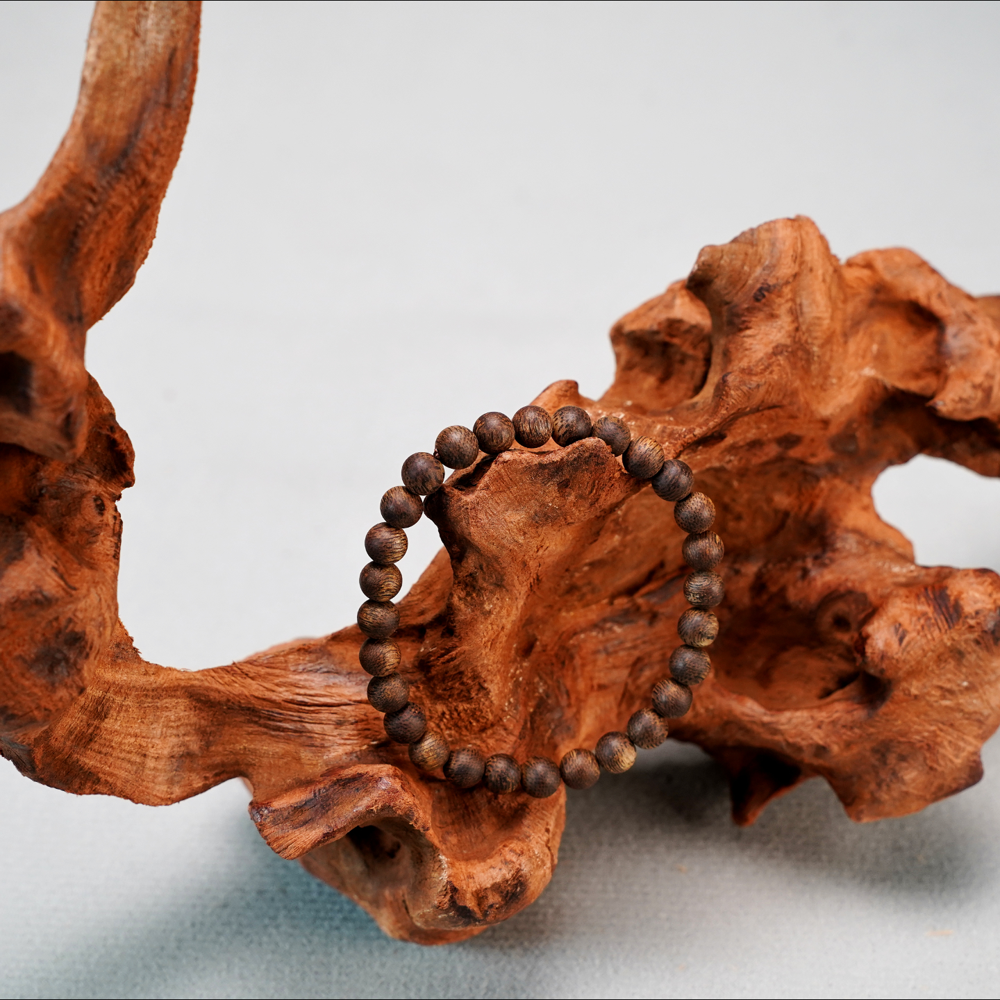 沉香【沉水级】海南奇楠老料卡6圆珠单圈沉香手串