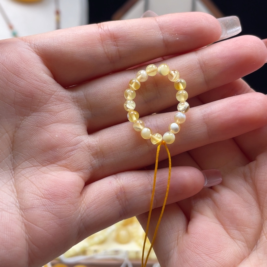 勾***儿琥珀未镶嵌珠宝奇石