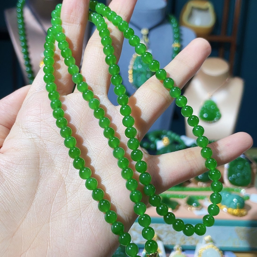 和田玉（碧玉）颈饰未镶嵌