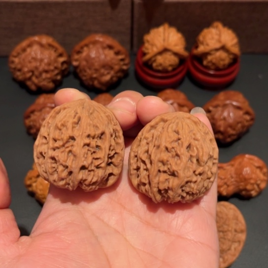 文玩核桃吊坠南疆石