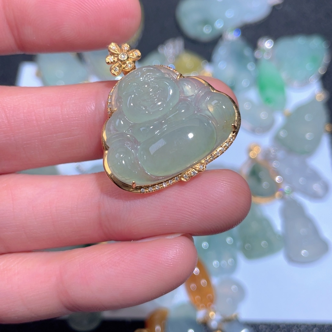 翡翠颈饰18K金镶嵌翡翠