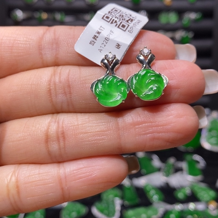 翡翠耳饰银S925镶嵌旋舞耳钉