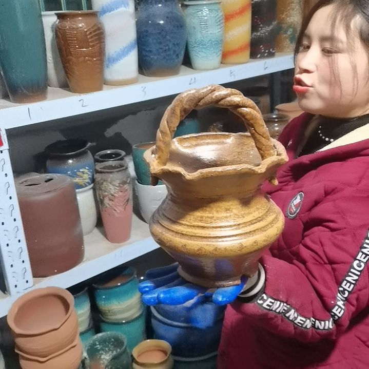 红陶瑕疵手工盆子小