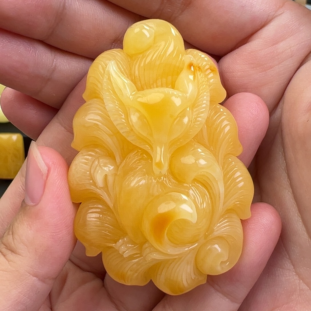 琥珀手链未镶嵌25克九尾