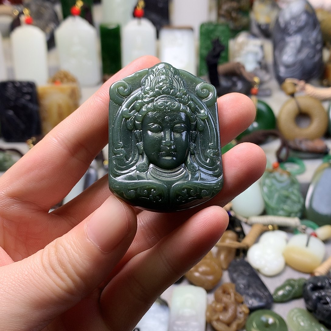 和田玉颈饰未镶嵌