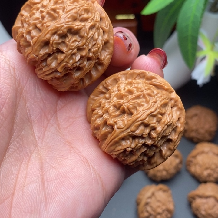 文玩核桃把件白狮子