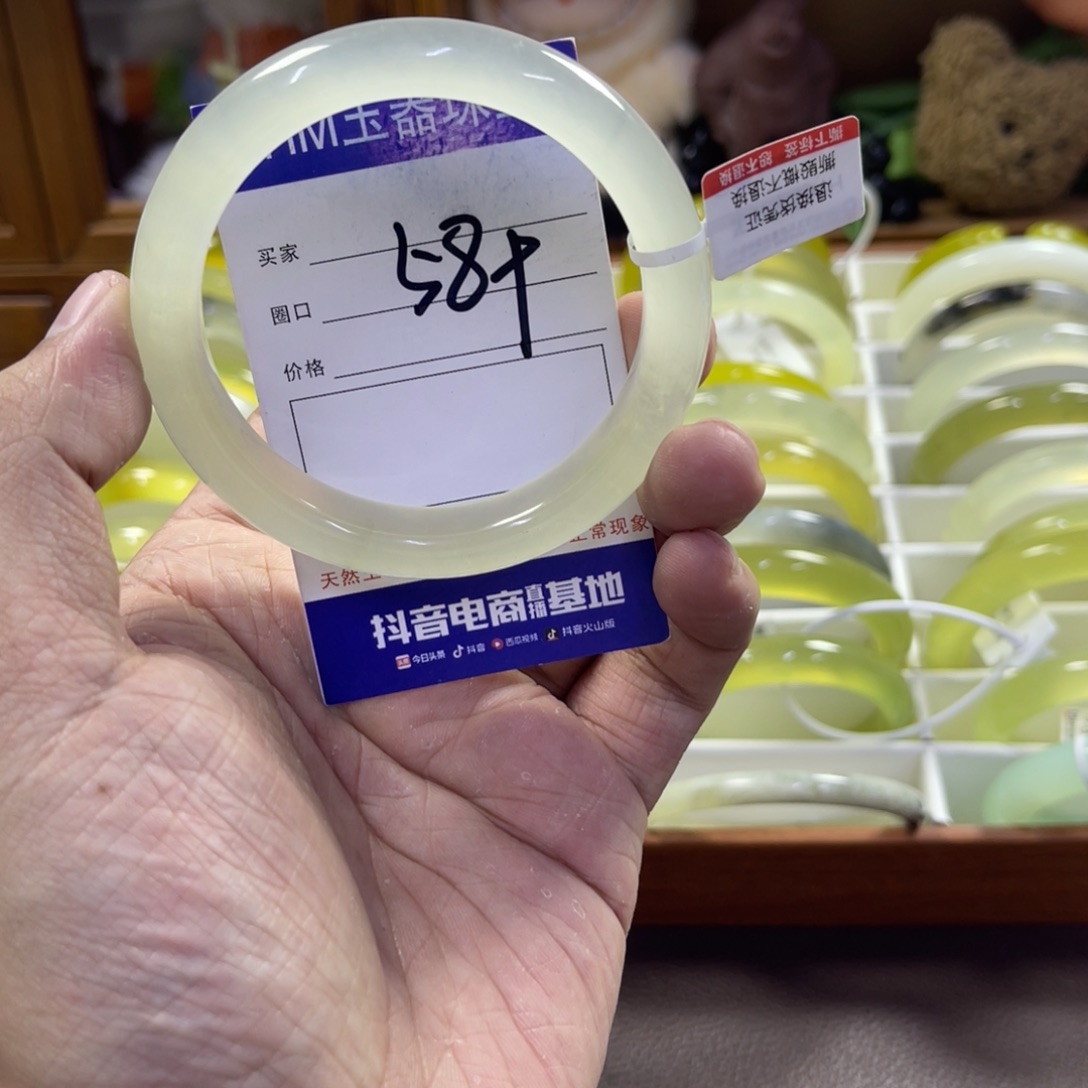 蛇纹石玉未镶嵌手镯413