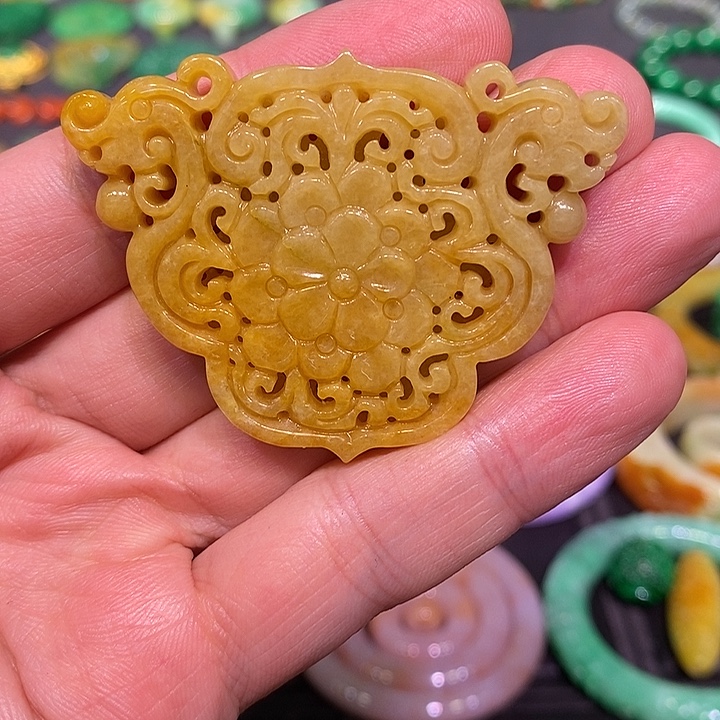 翡翠未镶嵌颈饰翡翠