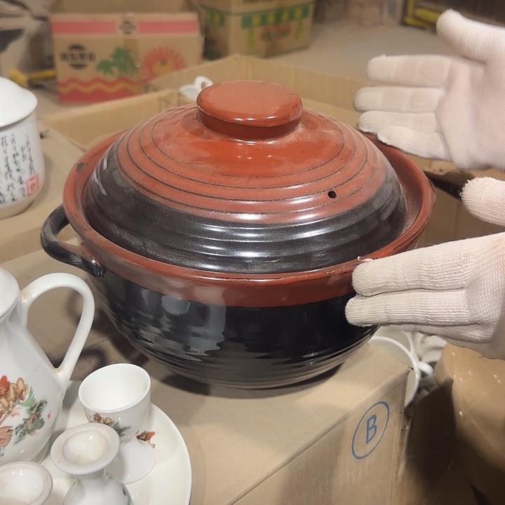 库存微瑕铁红釉大砂锅