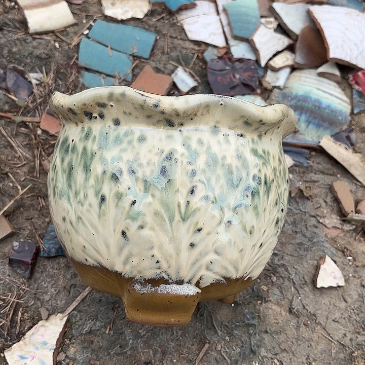 花盆紫砂口17高14瑕疵。。。。。。。。