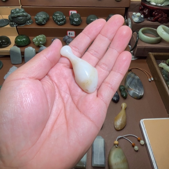 朝***℡和田玉未镶嵌颈饰