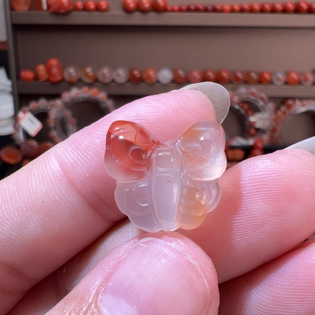 未镶嵌川料南红玛瑙通孔蝴蝶