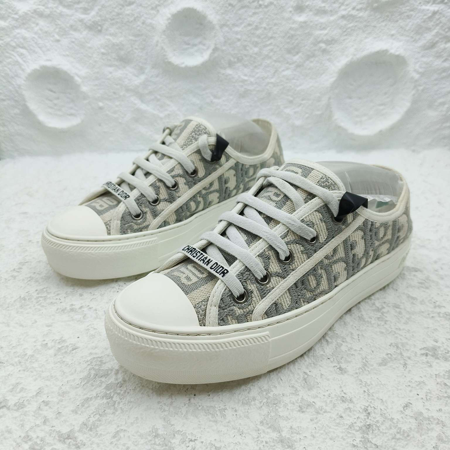 99新 DIOR/迪奥 /35.5码/灰色老花板鞋/D7532