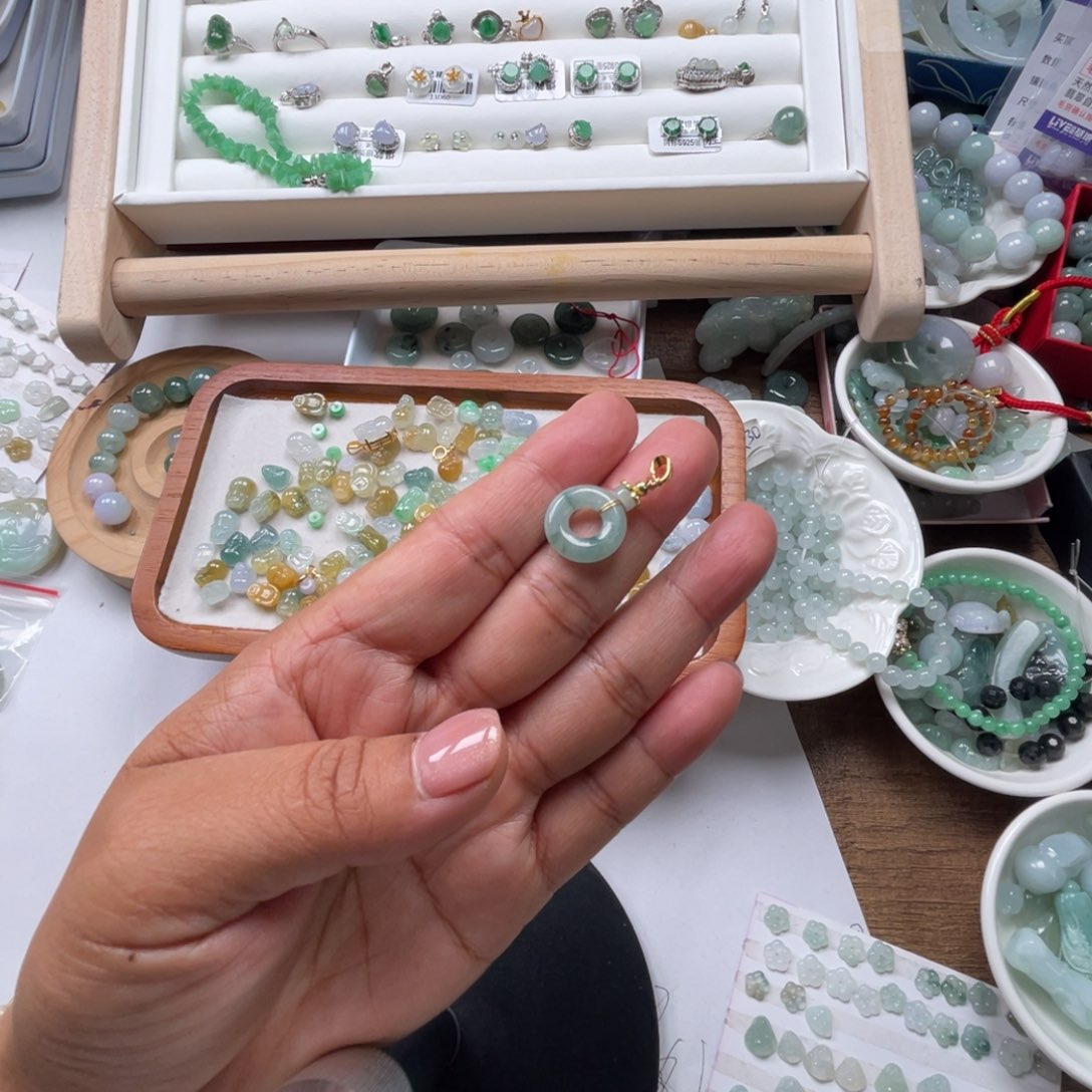 翡翠未镶嵌颈饰688988888