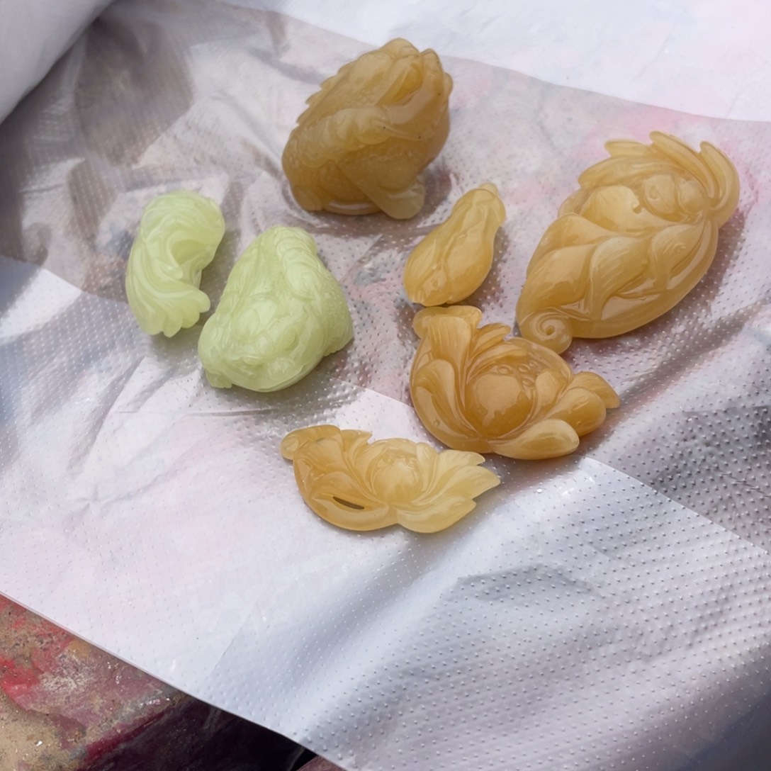 和田玉（糖玉）未镶嵌挂件孙*定