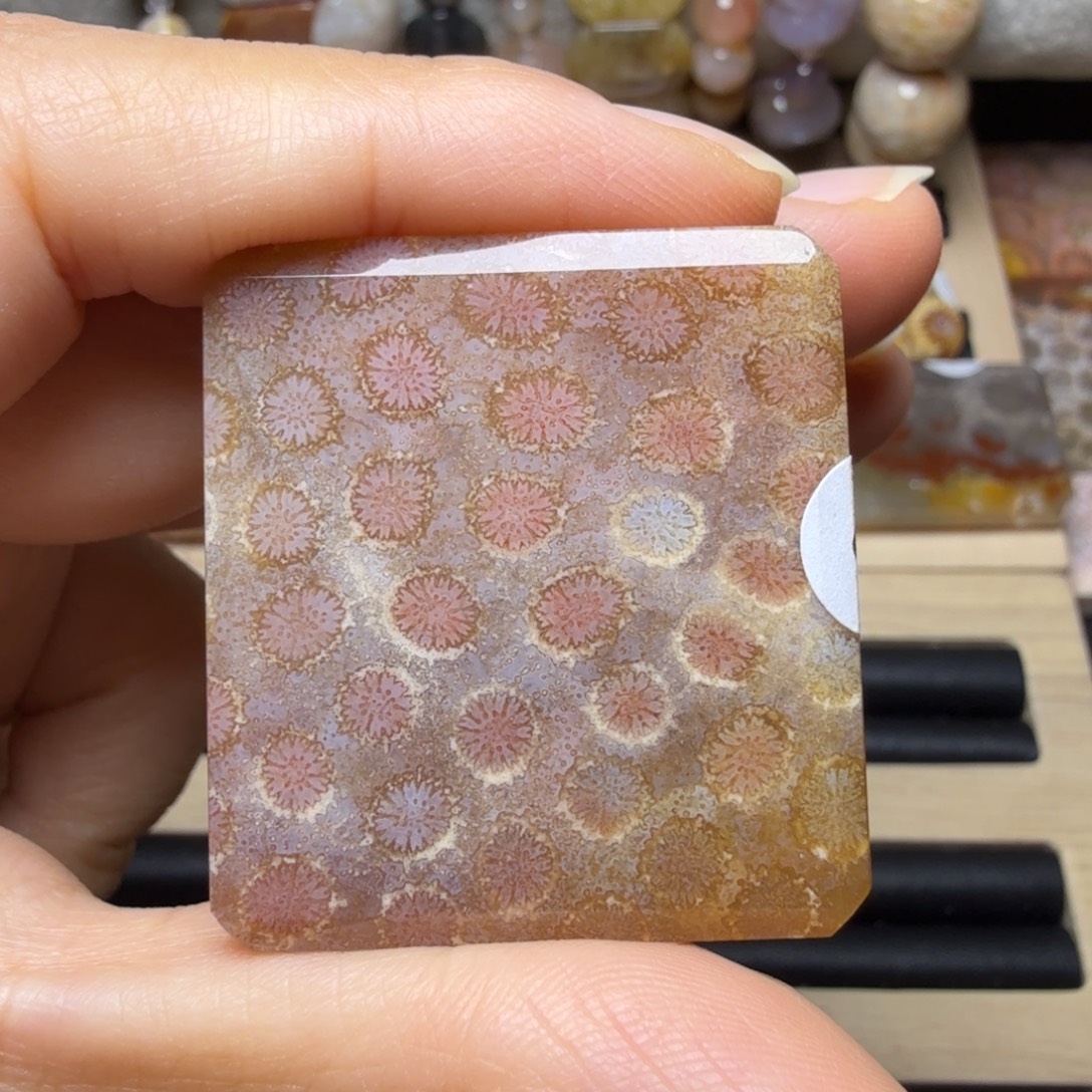 硅化玉未镶嵌冰透 粉飘糖，平安无事牌