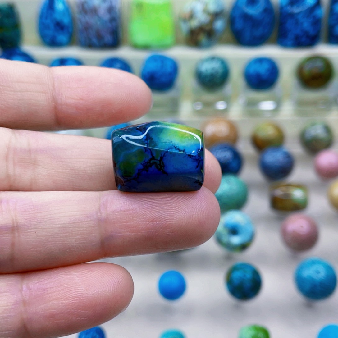 未镶嵌绿松石颈饰