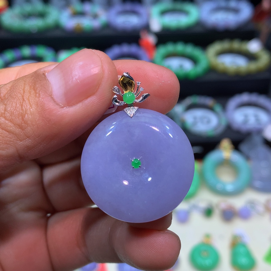 翡翠18K金镶嵌颈饰