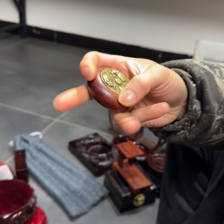 摆件橄榄核红木工艺品底座等