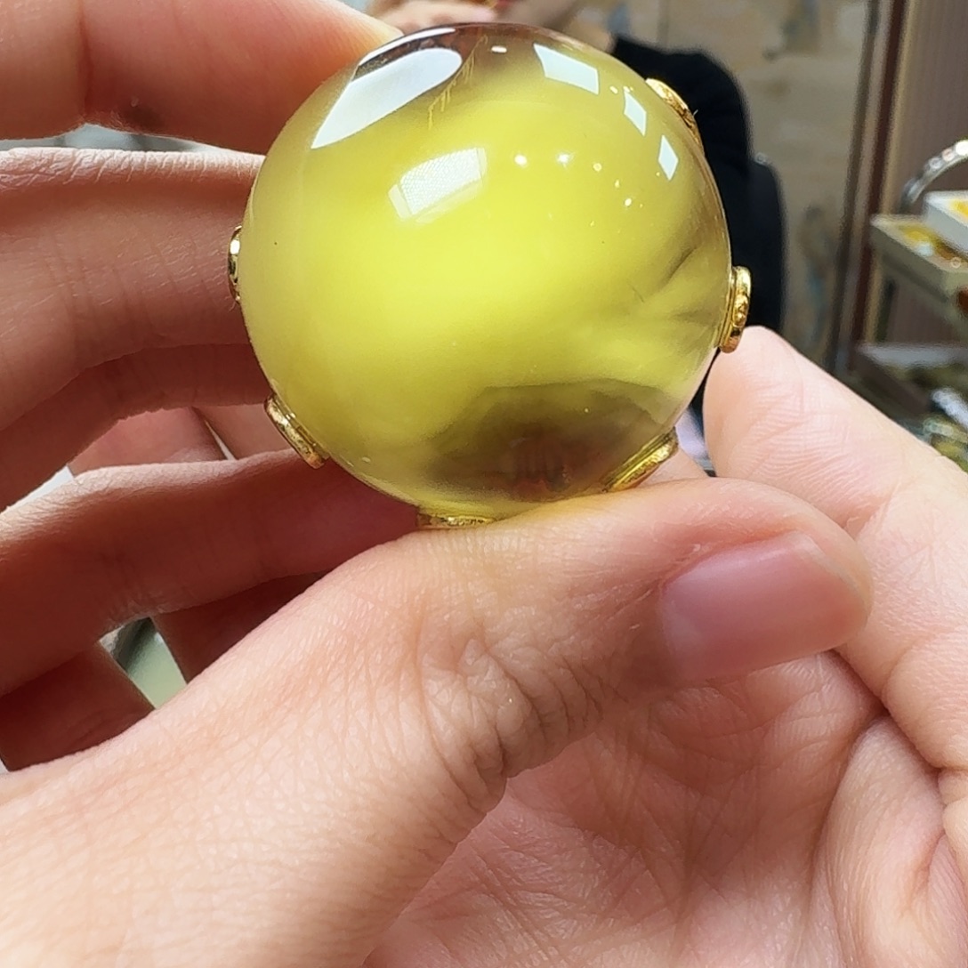 琥珀未镶嵌颈饰戒指