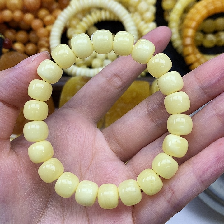 ****中蜜蜡未镶嵌珠宝奇石