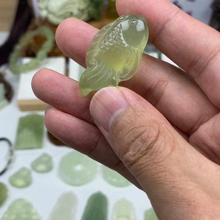 解***0蛇纹石玉未镶嵌颈饰