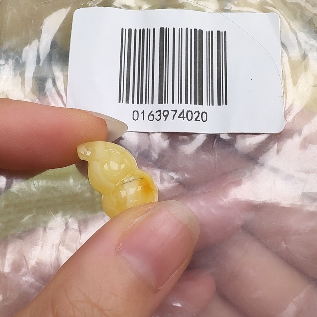 未镶嵌琥珀珠宝奇石