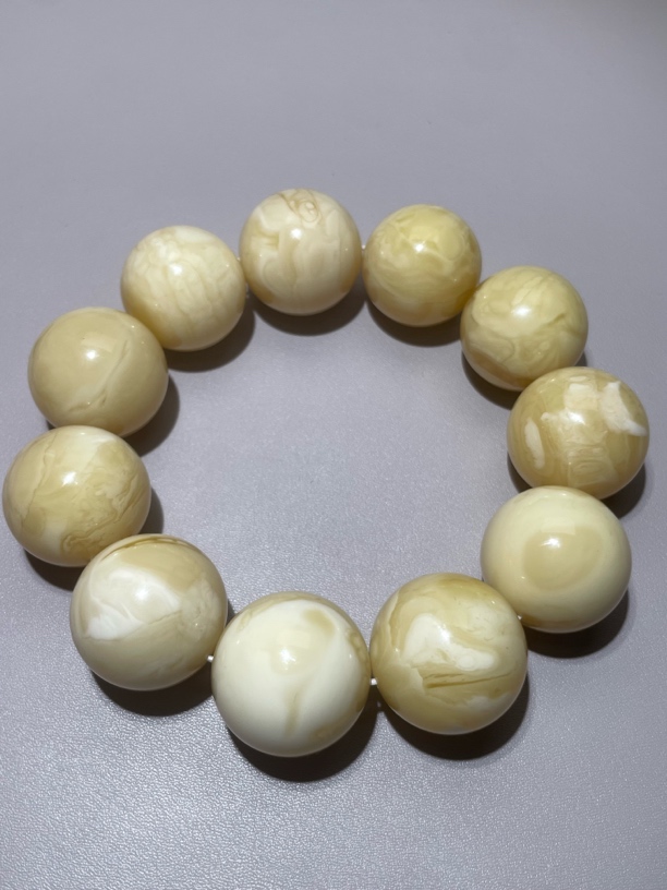 瓷白浓蜡花圆珠手串白色