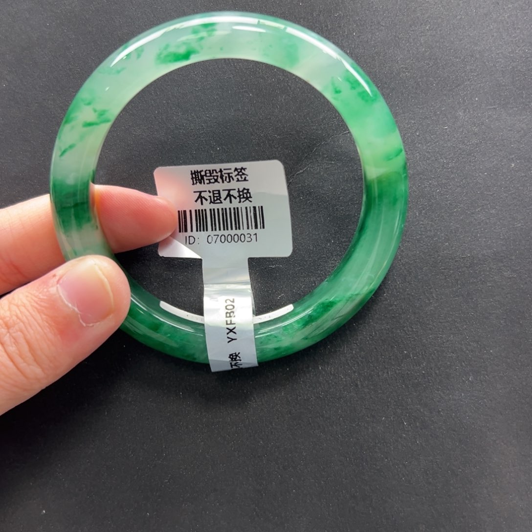 石英质玉未镶嵌手镯+小涵55.5