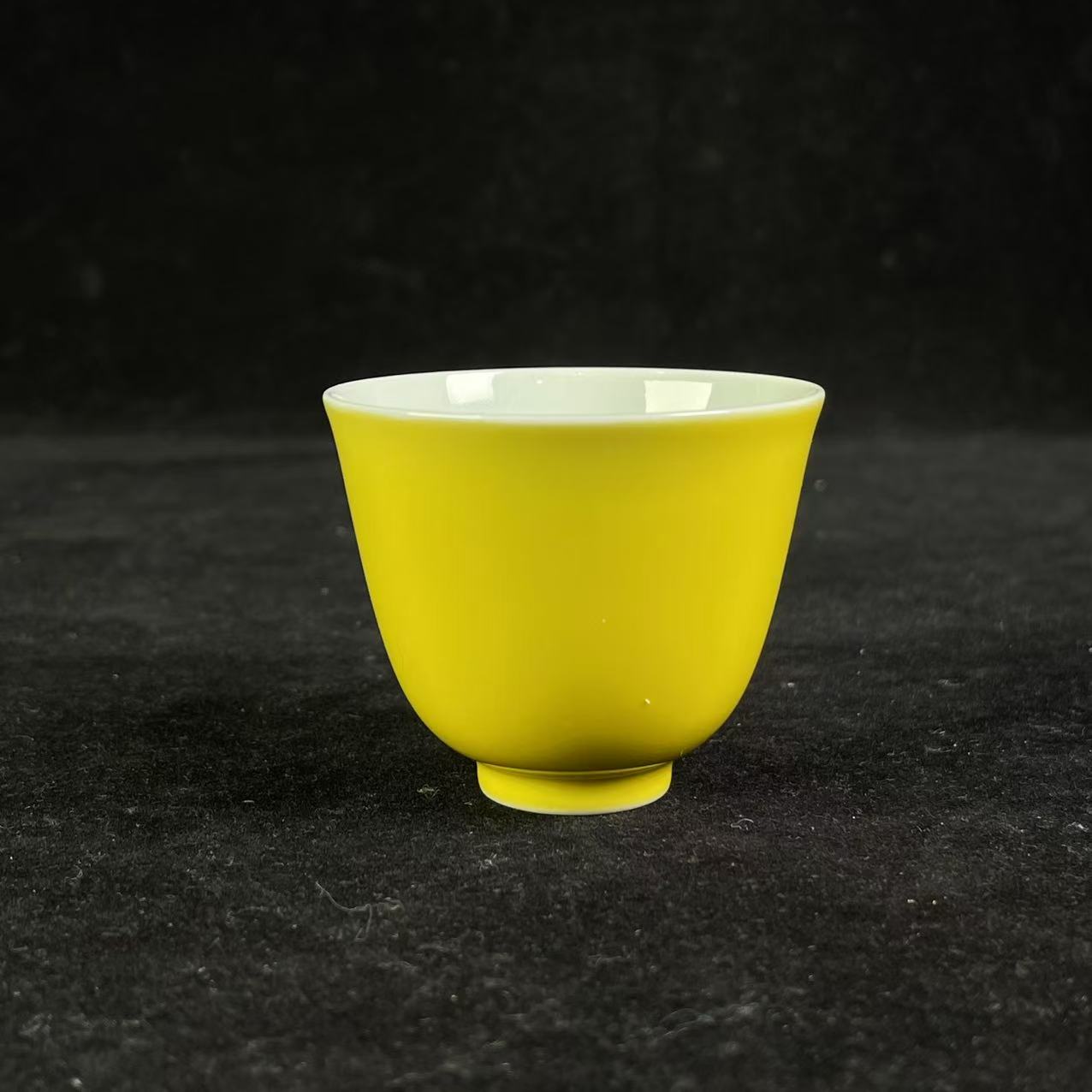 M柠檬黄釉铃铛杯   
