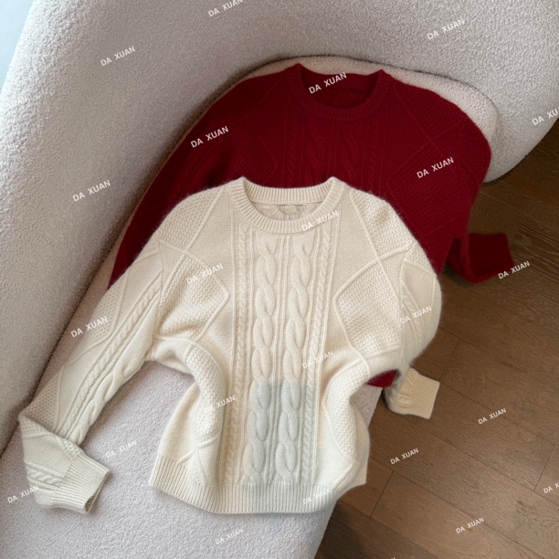 /D.X/冬季新款『怦然心动』设计感精致圆领麻花时尚百搭针织衫/D893