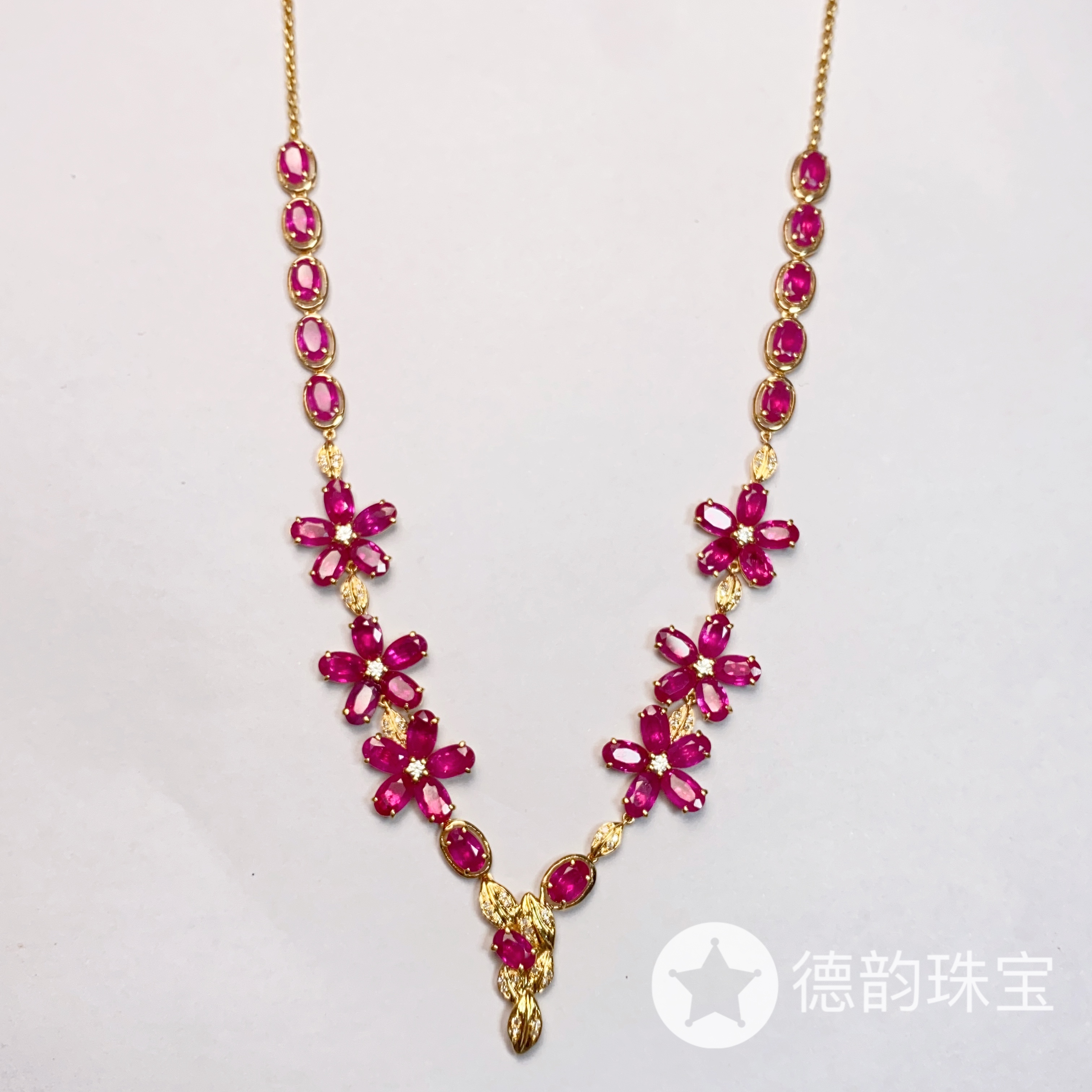 18K金镶嵌红宝石项链
