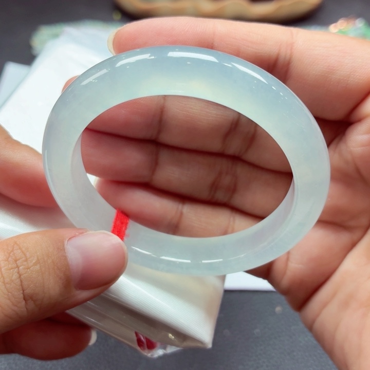 翡翠未镶嵌手镯天然缅甸A货翡翠（冰白月光）炸光）