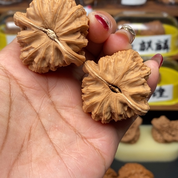 文玩核桃吊坠?*眠41三角白