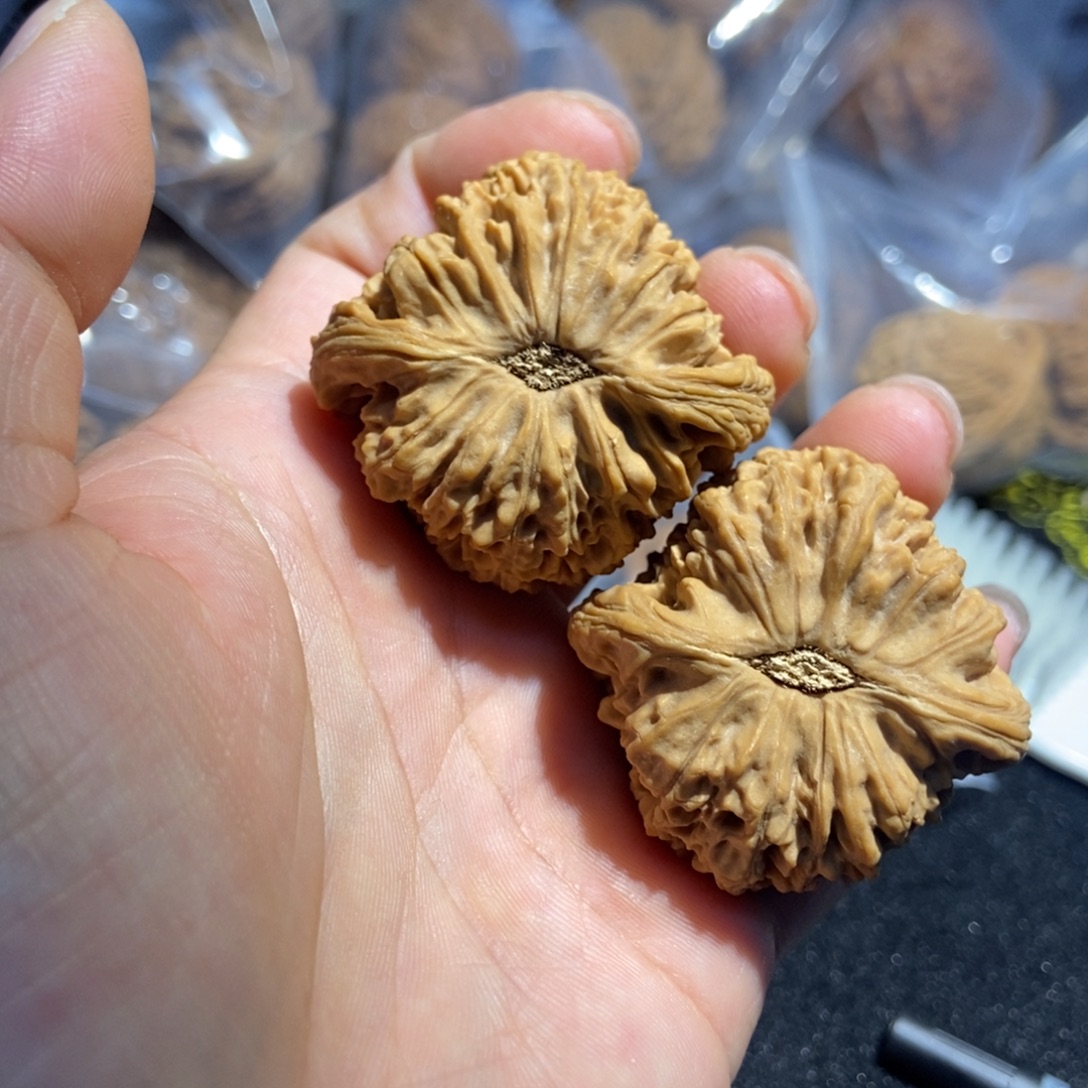 文玩核桃吊坠涞水南疆石98
