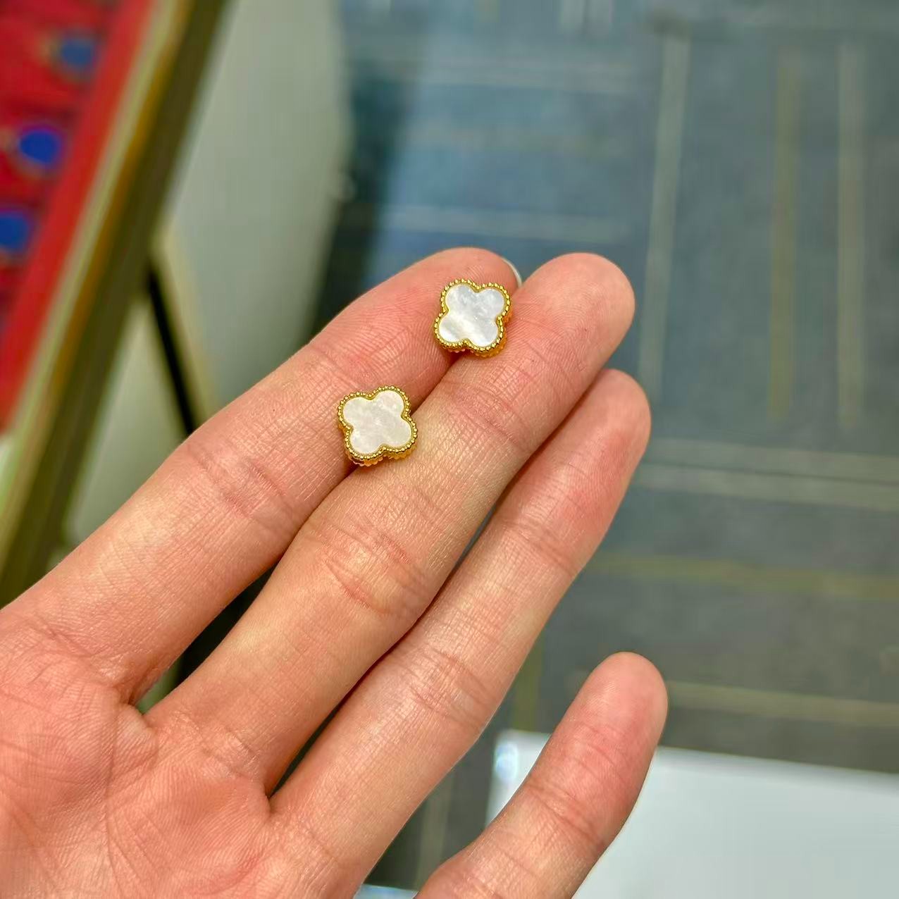 【小民】18k金镶嵌马贝四叶草耳钉配件-HJ133