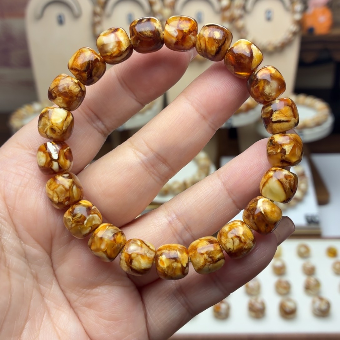 10mm沁色精工老型手串一条