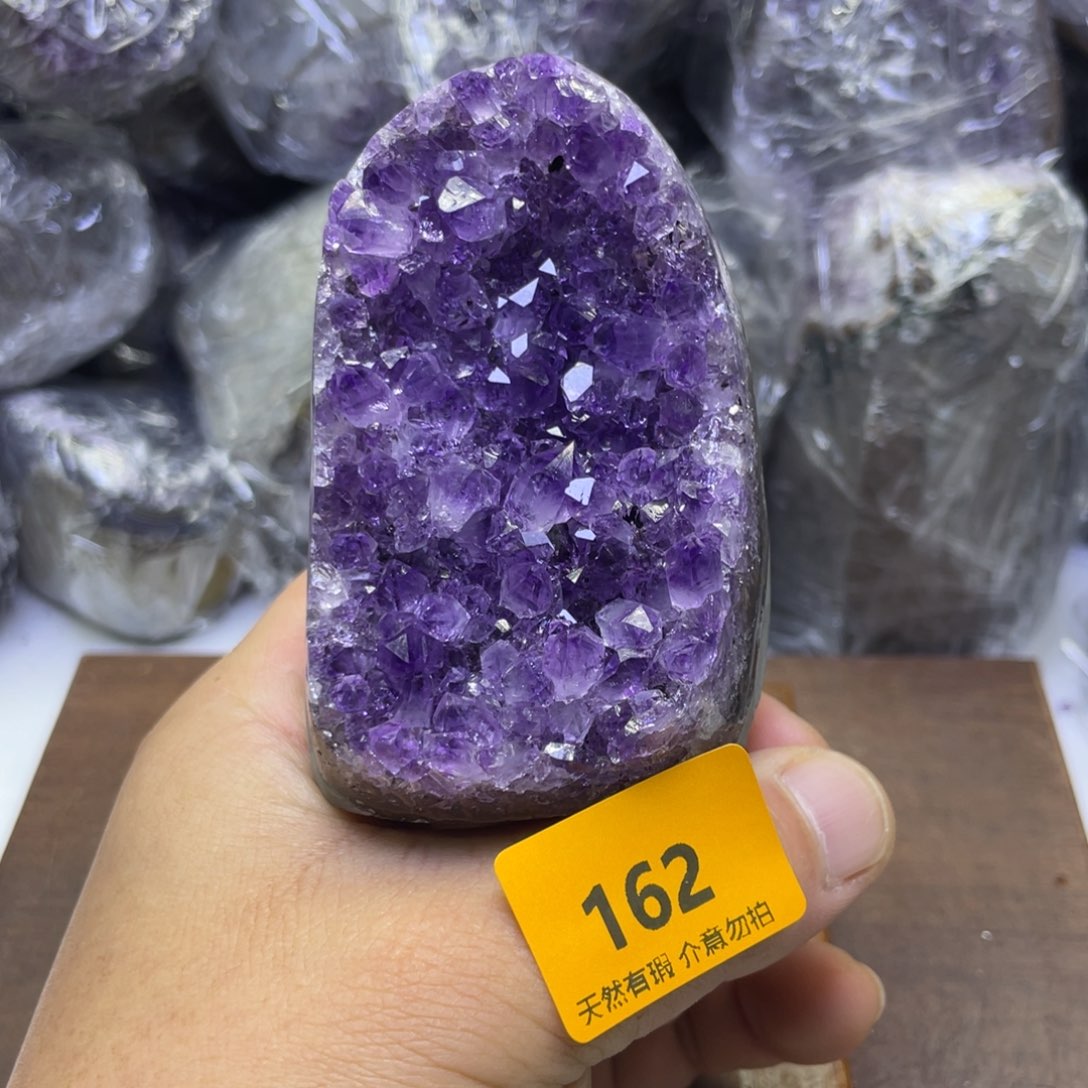 未镶嵌水晶大型摆件（非配饰）