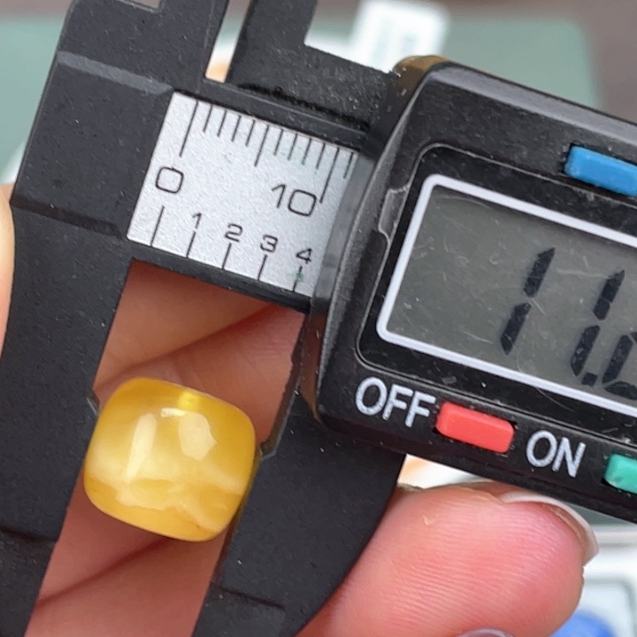 琥珀裸石未镶嵌微瑕1363